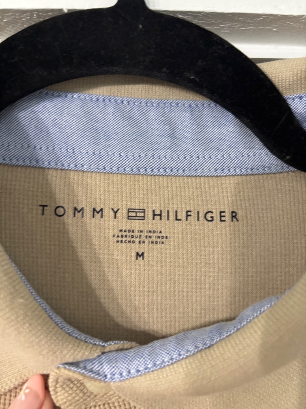 Tommy Hilfiger Men’s Tan Polo Shirt with Subtle Logo - Picture 2 of 9